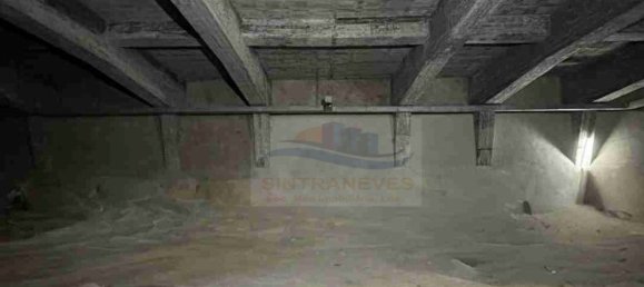 1000m² Commercial property in Cascais, Portugal No. 120641 2