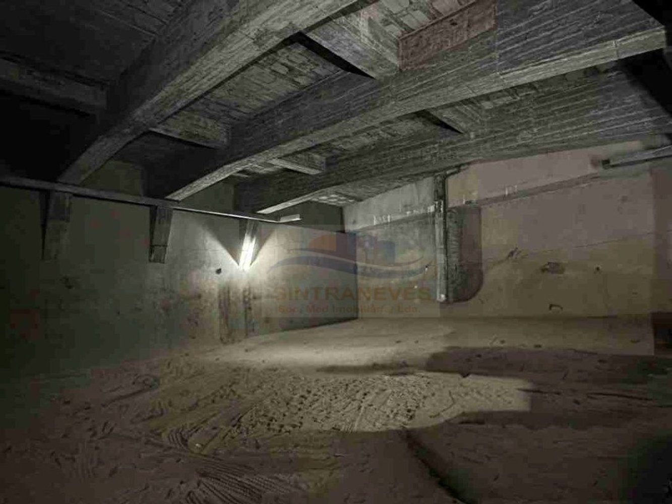 1000m² Commercial property in Cascais, Portugal No. 120641