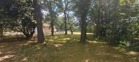 Terrain à L'Isle-Jourdain, France 749m² No. 302887 2