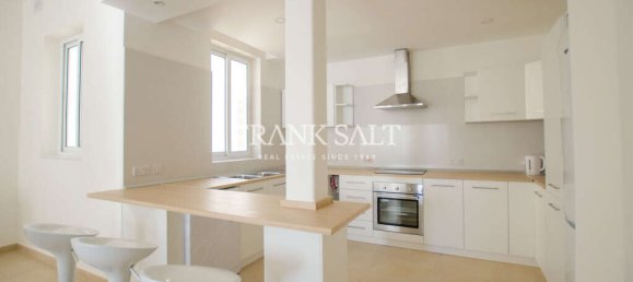3 bedrooms Penthouse in Saint Julian's, Malta No. 3779 3