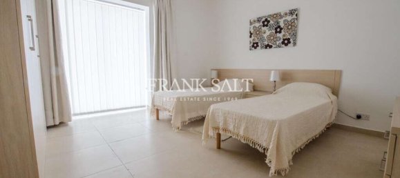 3 bedrooms Penthouse in Saint Julian's, Malta No. 3779 5