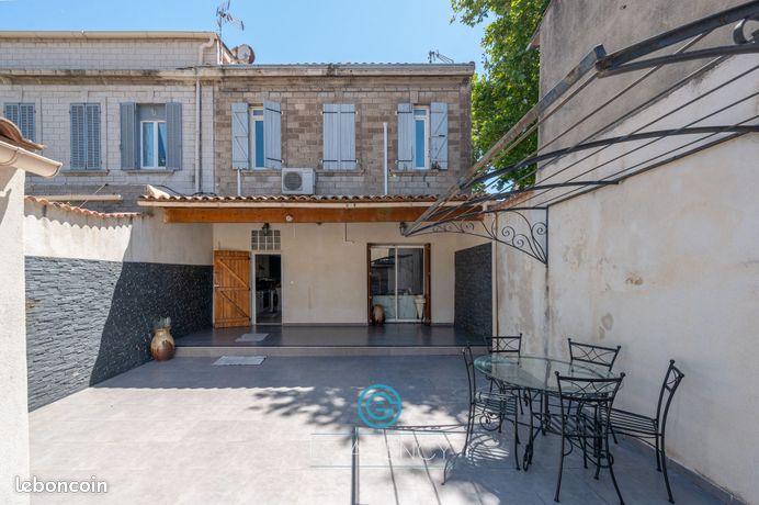 4 bedrooms House in Marseille, France No. 310903