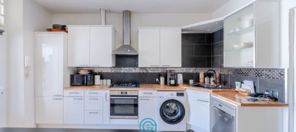 4 bedrooms House in Marseille, France No. 310903 10