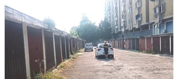 Garaje de 1 habitación en Solaro, Italy No. 298537 3