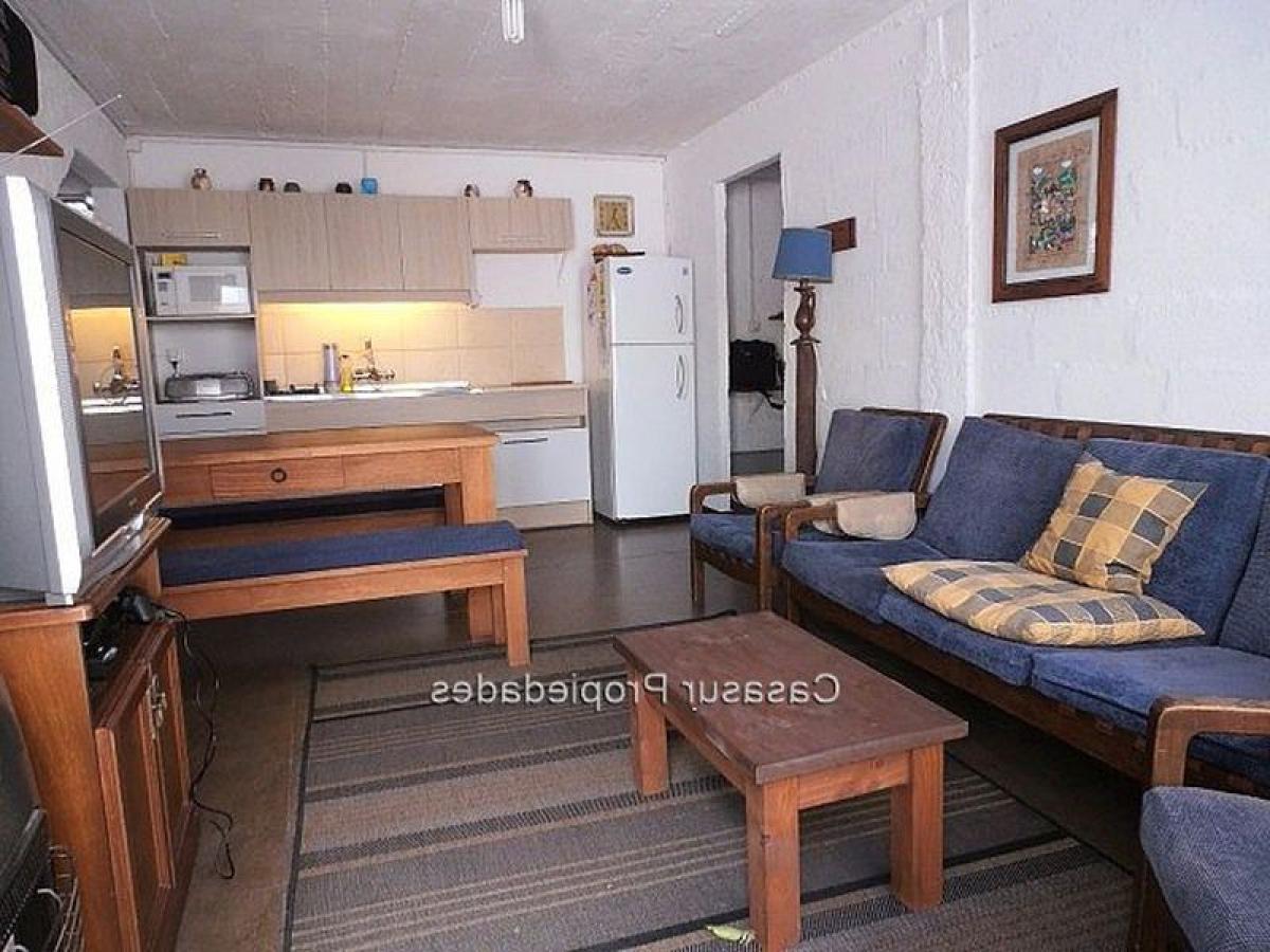 2 bedrooms Apartment in Montevideo, Uruguay No. 10369