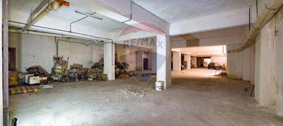 Gewerbliche Immobilie in Palermo, Italy 749m², Nr. 45653 7