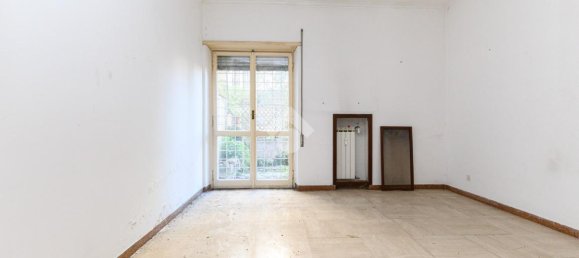 5 rooms Apartment in Rome, Italy No. 39303 10