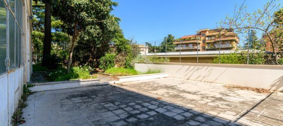 5 rooms Apartment in Rome, Italy No. 39303 28