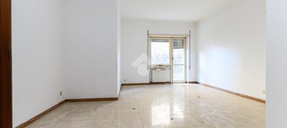 5 rooms Apartment in Rome, Italy No. 39303 3