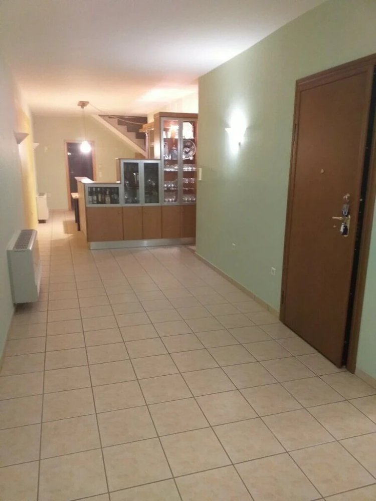 Propiedad de 3 dormitorios en Moschato, Greece No. 3118