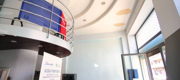 Propiedad comercial de 3 habitaciónes en Cagliari, Italy No. 50081 9