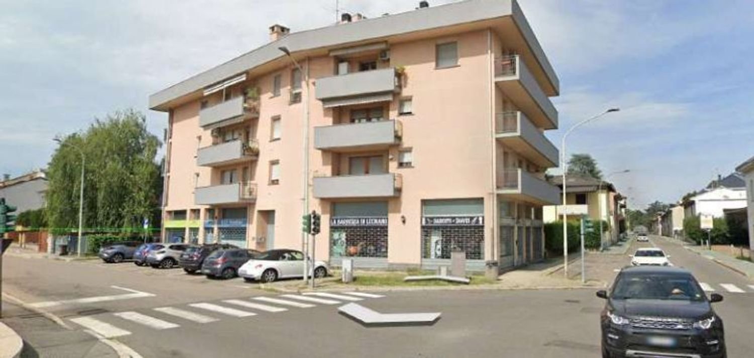 Квартира с 3 комнатами в Леньяно, Италия № 226841