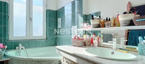 3 bedrooms House in Abondant, France No. 156291 10