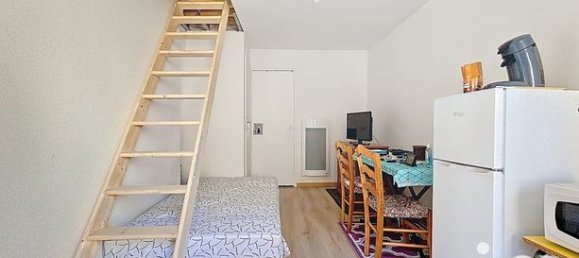 Casa de 4 dormitorios en Saint-Julien-du-Sault, France No. 363980 7