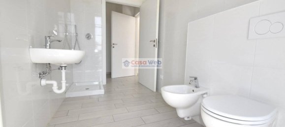 Apartamento de 3 habitaciónes en Maccagno con Pino e Veddasca, Italy No. 147412 15