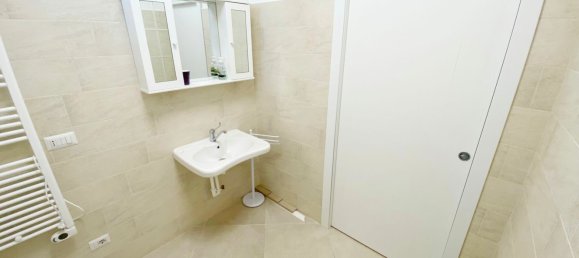 Gewerbliche Immobilie in Legnano, Italy 58m², Nr. 144469 20