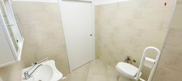 Gewerbliche Immobilie in Legnano, Italy 58m², Nr. 144469 19