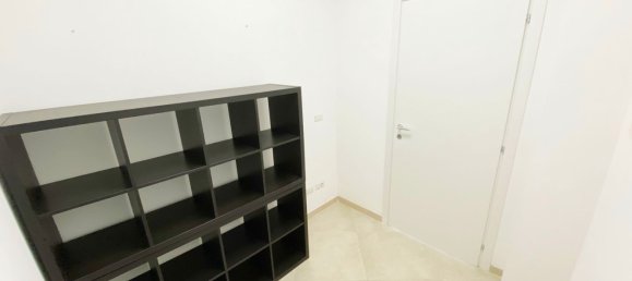 Gewerbliche Immobilie in Legnano, Italy 58m², Nr. 144469 13