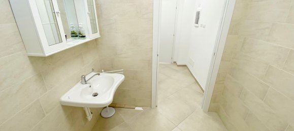 Gewerbliche Immobilie in Legnano, Italy 58m², Nr. 144469 24