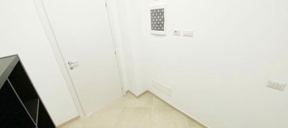 Gewerbliche Immobilie in Legnano, Italy 58m², Nr. 144469 14