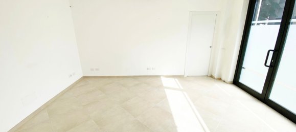 Gewerbliche Immobilie in Legnano, Italy 58m², Nr. 144469 8