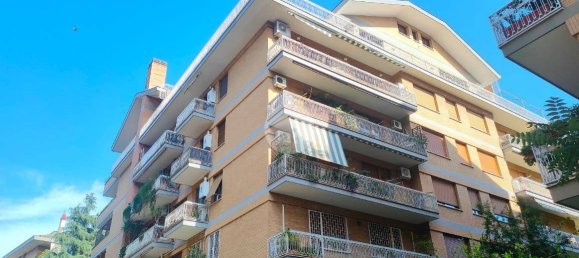 2 bedrooms Apartment in Rome, Italy No. 298187 2