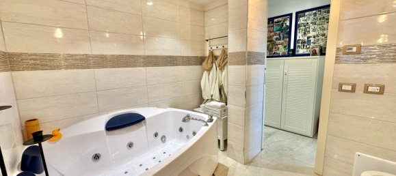 9 bedrooms Villa in Pescara, Italy No. 350897 16