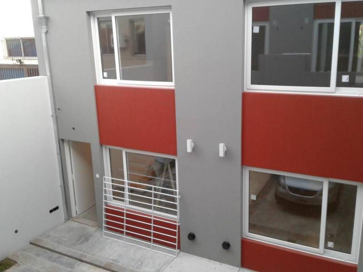 2 bedrooms House in Vicente Lopez, Argentina No. 4449