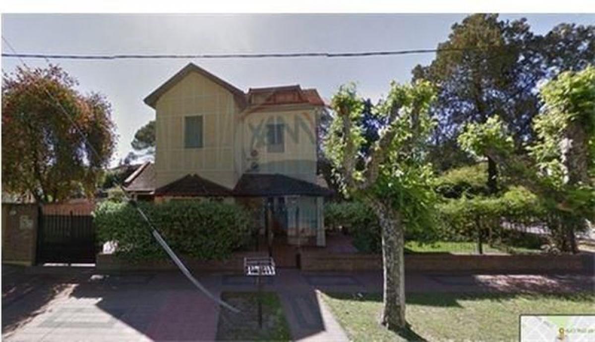 5 bedrooms House in General San Martin, Argentina No. 5675