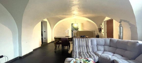 2 bedrooms House in Chivasso, Italy No. 144041 2