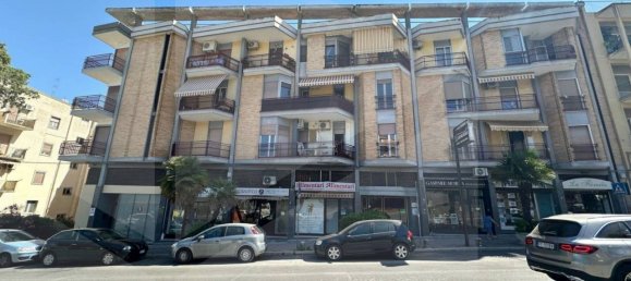 Коммерческая недвижимость с 3 комнатами в Матера, Италия № 33383 2