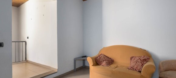 5 rooms Apartment in Siena, Italy No. 65446 2