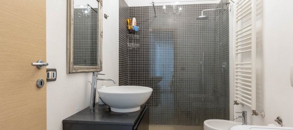 5 rooms Apartment in Siena, Italy No. 65446 6