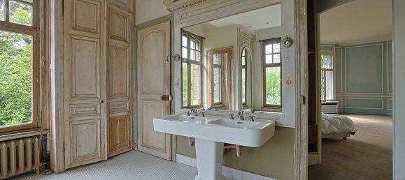 5 bedrooms House in Tourcoing, France No. 63402 9