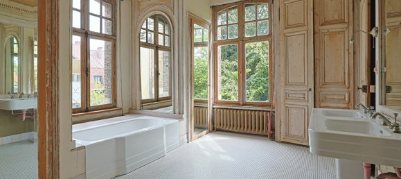 5 bedrooms House in Tourcoing, France No. 63402 8