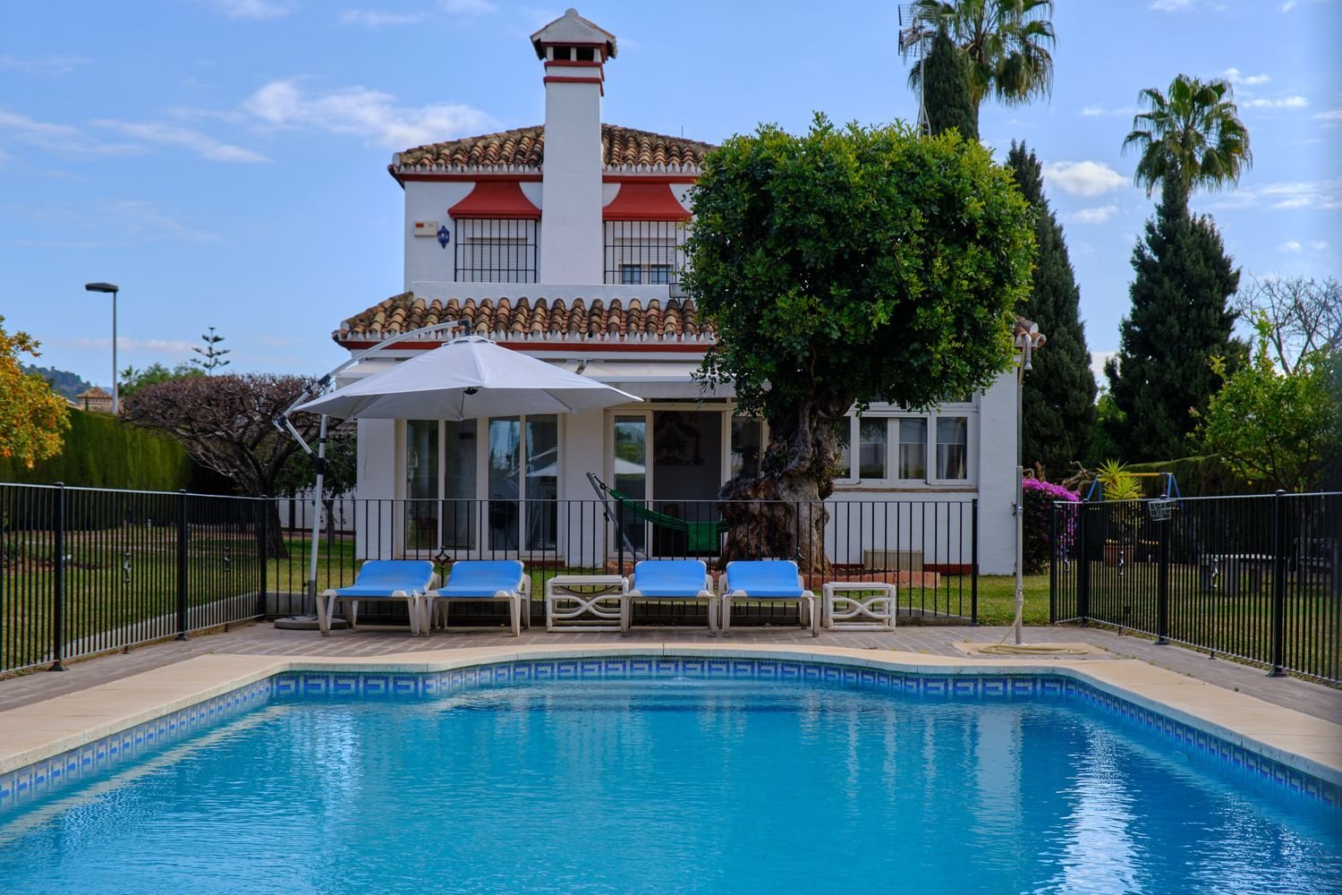 Villa de 5 dormitorios en Marbella, Spain No. 96110