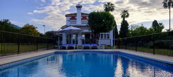 Villa de 5 dormitorios en Marbella, Spain No. 96110 37