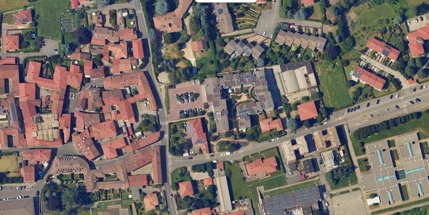 Propriété commerciale à Besana in Brianza, Italy 118m² No. 338378