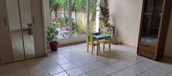 3 bedrooms House in Nanterre, France No. 356792 2