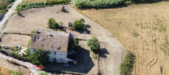 6 rooms House in San Benedetto del Tronto, Italy No. 281657 4