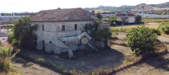 6 rooms House in San Benedetto del Tronto, Italy No. 281657 5