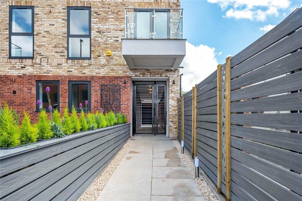 2 bedrooms Apartment in London, United Kingdom No. 7671