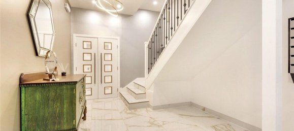 2 bedrooms Apartment in London, United Kingdom No. 7671 7