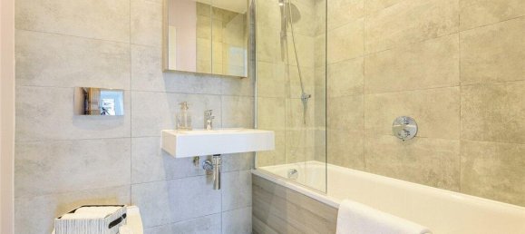 2 bedrooms Apartment in London, United Kingdom No. 7671 8