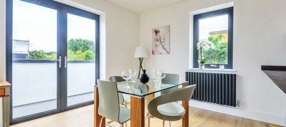 2 bedrooms Apartment in London, United Kingdom No. 7671 3