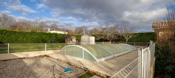 4 chambres Maison à Tresses, France No. 98544 8