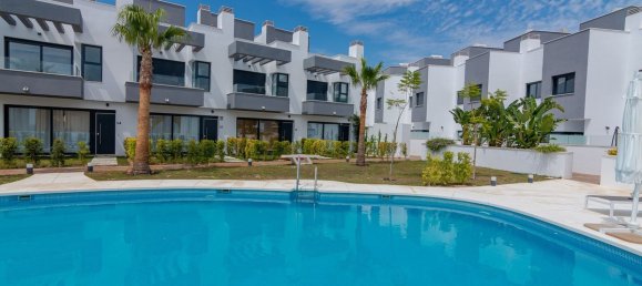 4 bedrooms Villa in Fuengirola, Spain No. 253066 10