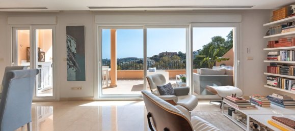 2 bedrooms Penthouse in Marbella, Spain No. 143309 2