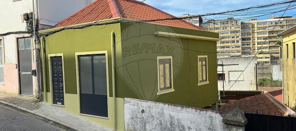 9 bedrooms House in Vila Nova de Gaia, Portugal No. 187837 2