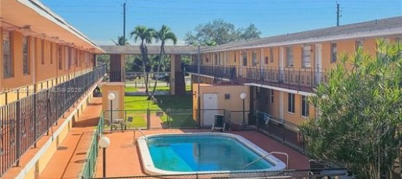 1 غرف نوم عقار تجاري في Miami, الولايات المتحدة رقم 614318 2